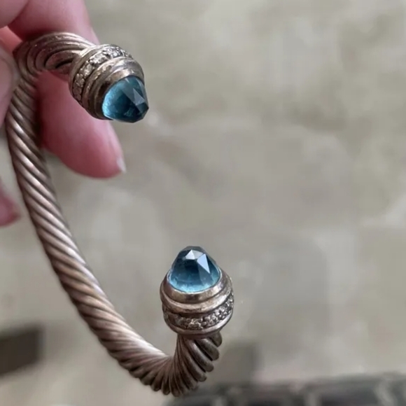 RARE RETIRED EUC AUTH DAVID YURMAN CABLE BRACELET WITH BLUE TOPAZ & DIAMONDS - Picture 1 of 3